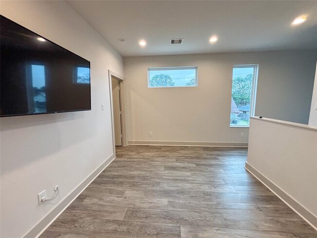 Building Photo - 4402 Bora Bora Ln