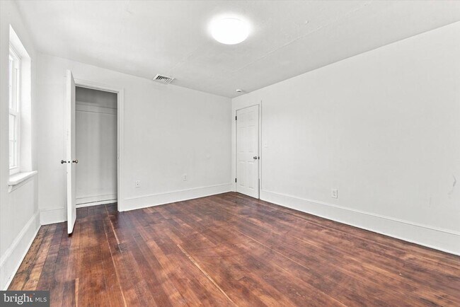 Building Photo - 162 Rosemont Ave