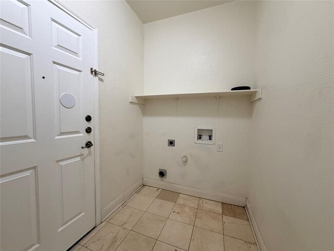 Building Photo - 1721 E Mesa Park Dr