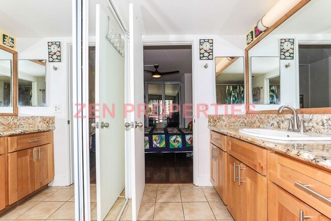 Building Photo - furnished 1 bdrm, 1 bath unit at Diamond Head Vista