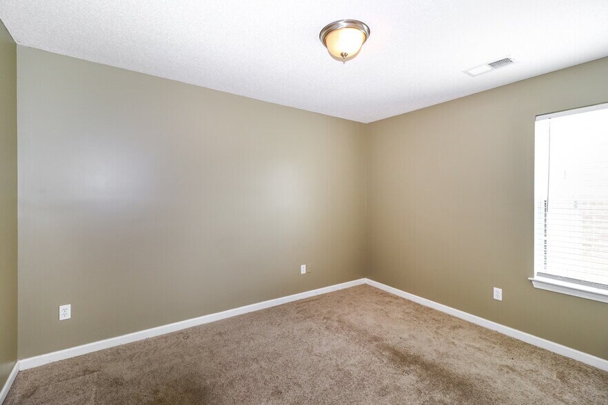 Building Photo - 2842 Misty Briar Cove