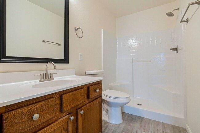 Building Photo - Great home in gated community!