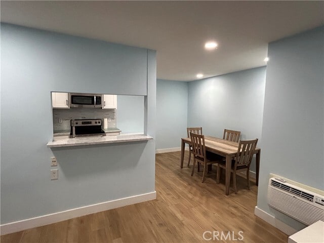 Building Photo - 1345 Cabrillo Park Dr