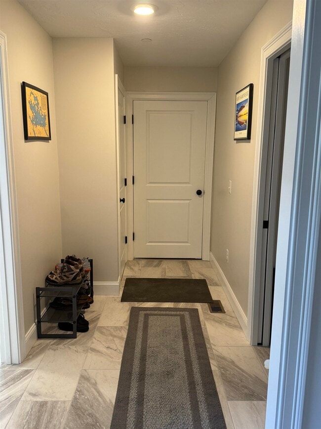 Building Photo - 114 Brook Hl