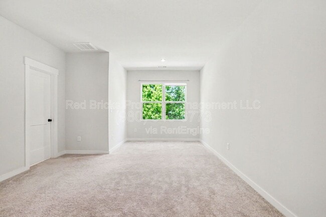 Building Photo - 9512 Munsing Dr