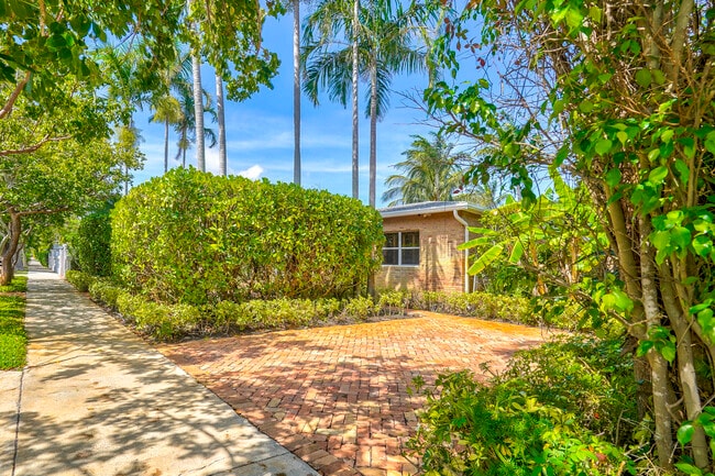 Building Photo - 411 26th St