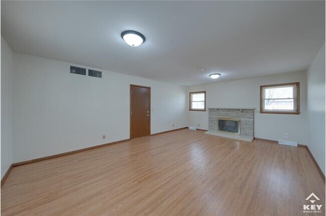 Building Photo - 6402 E 11th St N