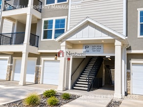 Building Photo - 1816 W Eaglewood Dr