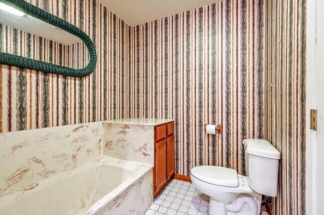 Building Photo - 8 Vick Rd