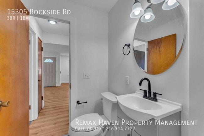 Building Photo - 15305 Rockside Rd