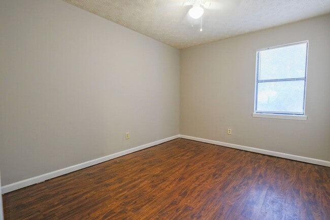 Building Photo - 119 St Andrews Ct