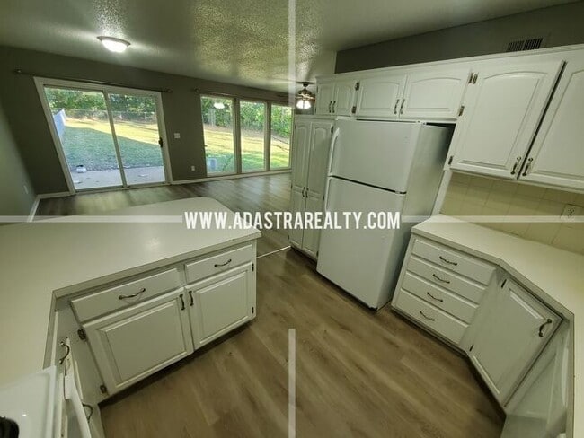 Building Photo - Spacious Duplex in the Heart of Olathe-Ava...