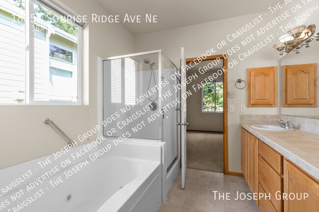 Building Photo - 18057 Sunrise Ridge Ave NE