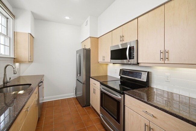 Building Photo - 205 Shearwater Ct W