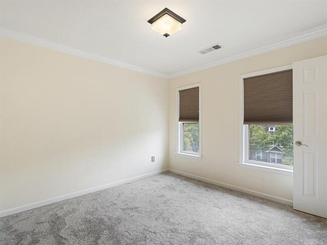 Building Photo - 205 16th St NW