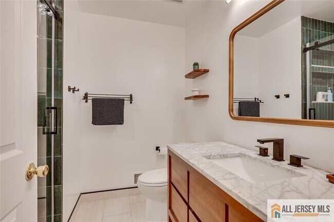 Building Photo - 403 Somerset Ct
