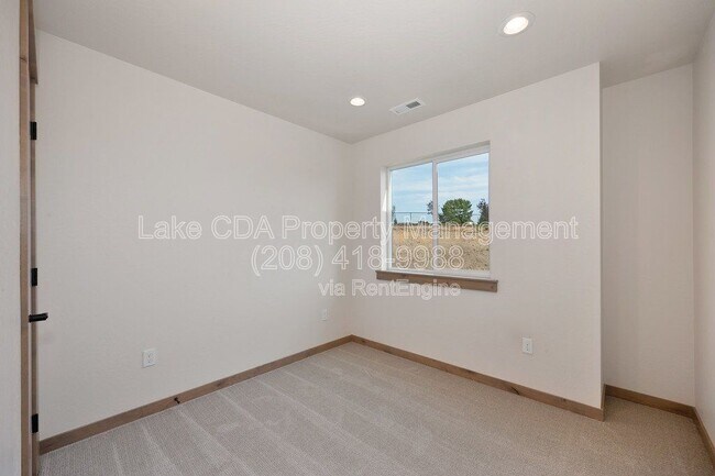 Building Photo - 3592 Blaze Lp