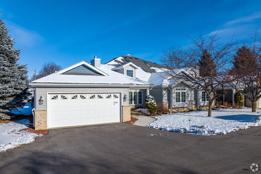 Building Photo - Evergreen Townhomes South