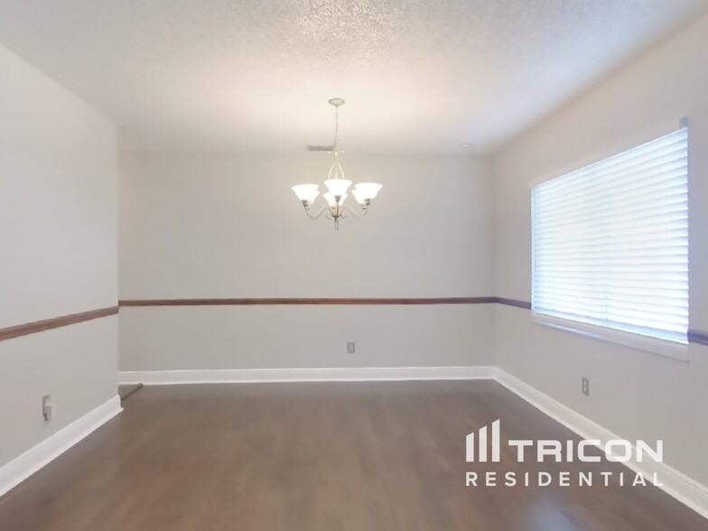 Building Photo - 2421 Arborwood Dr