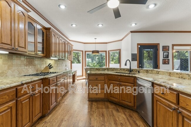 Building Photo - 1220 Renaissance Dr