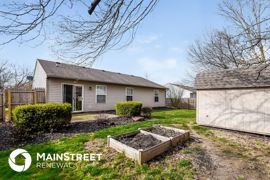 Building Photo - 7485 Grandview Dr