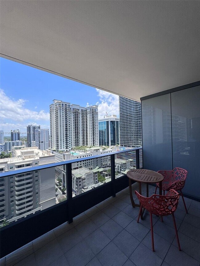 Building Photo - 1000 Brickell Plaza