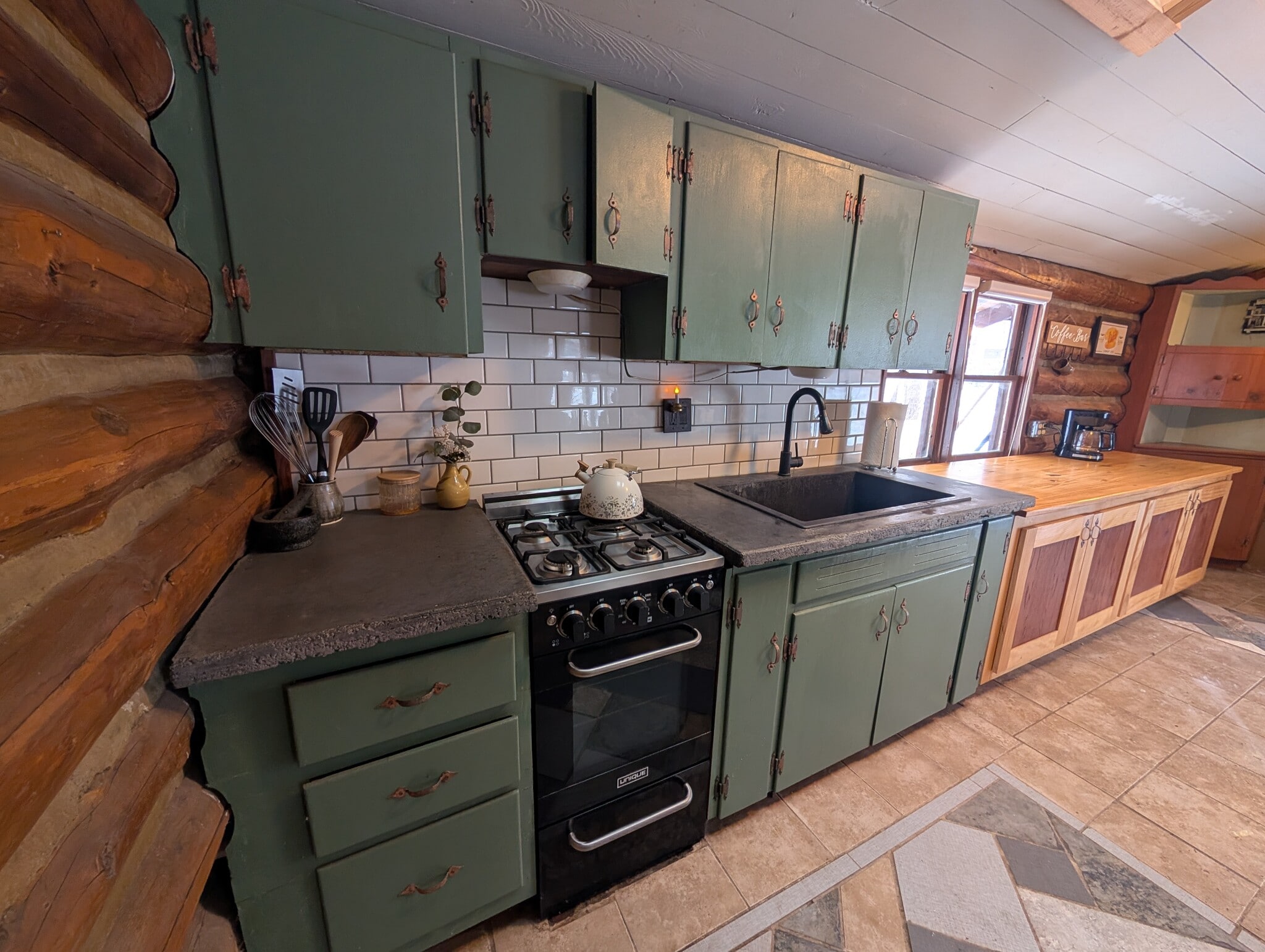 Building Photo - 8970 E Gull Lake Dr