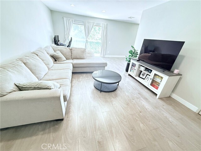 Building Photo - 1525 Walnut Leaf Dr