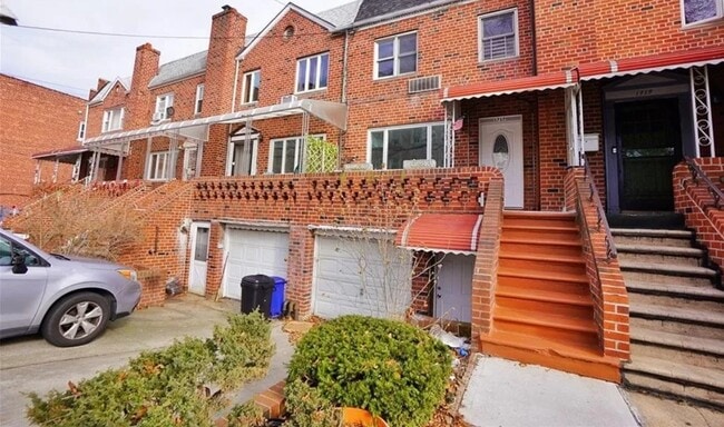 Building Photo - 1717 E 34th St