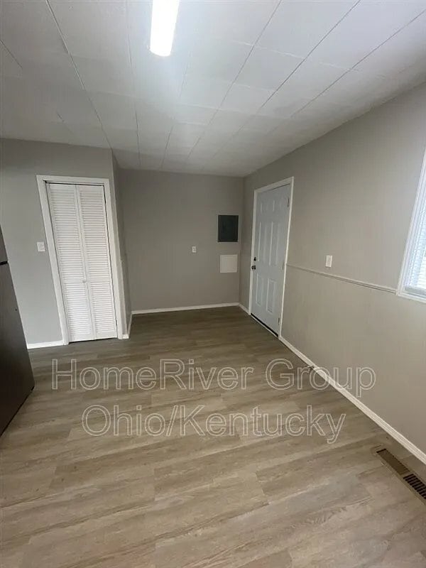 Building Photo - 1385 Guenther Rd