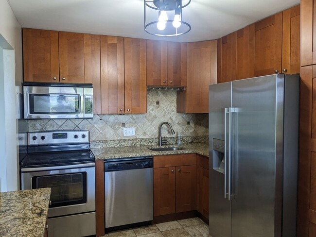 Building Photo - 2 Bedroom Condo in Towson