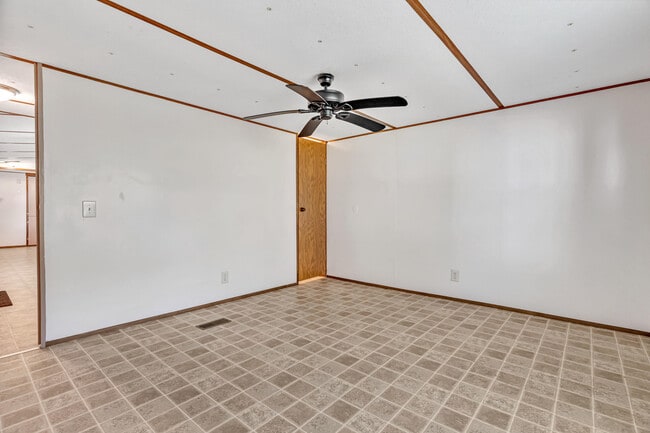 Building Photo - 1328 Greendale Ave