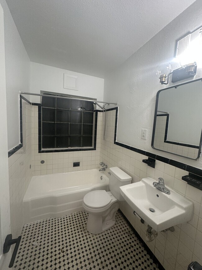 Building Photo - 4217 Chamberlayne Ave