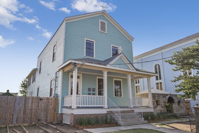 Building Photo - 2215 Second St