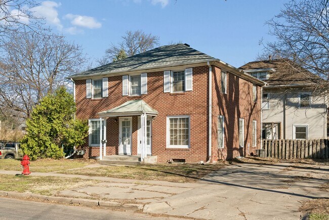 Building Photo - 2100 Sumner St