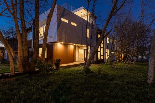 Building Photo - Thoughtfully Designed and Professionally Managed in Sought-After Germantown!