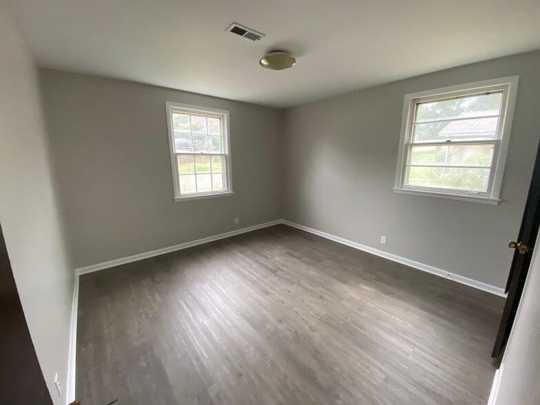 Building Photo - 649 Huntington Ridge Dr