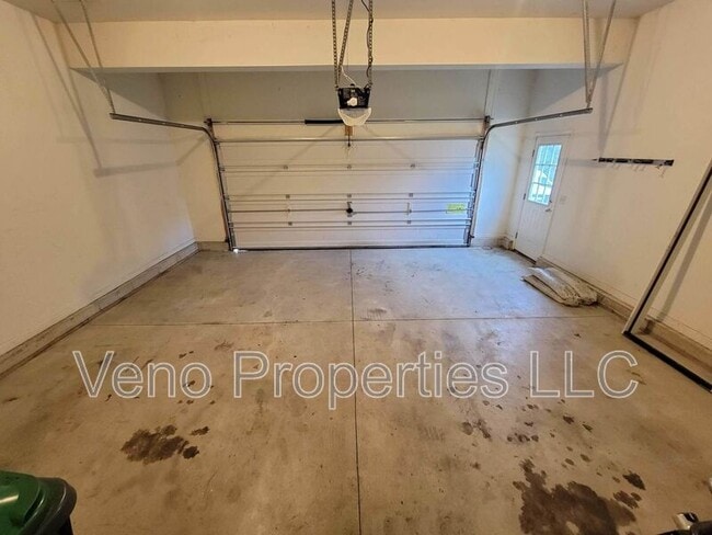 Building Photo - 16 Secretariat Ln