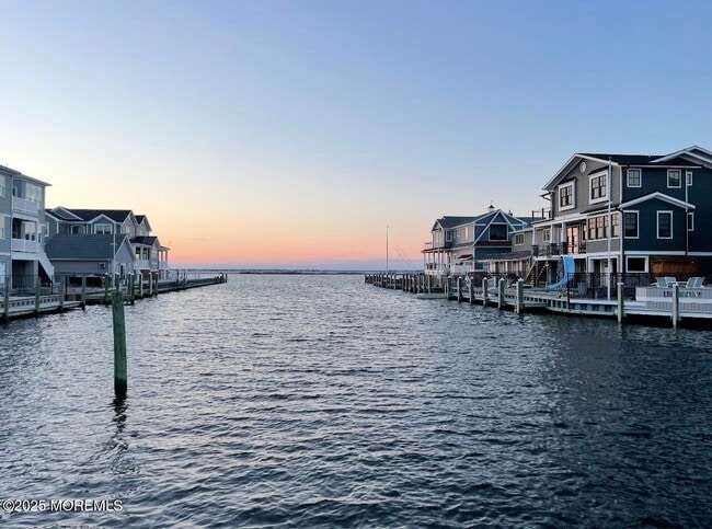 Building Photo - 241 Westmont Ave