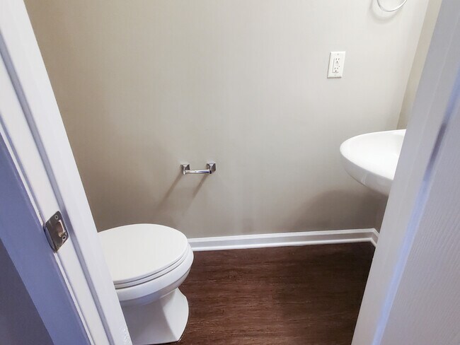 Building Photo - 912 Savin Landing