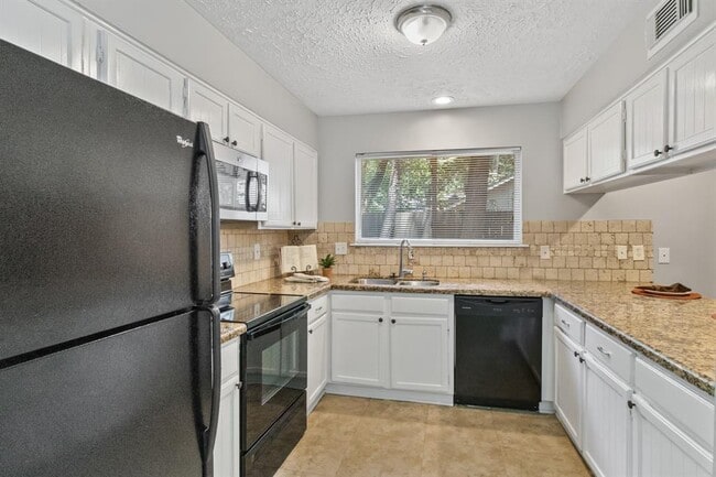 Building Photo - 11823 S Red Cedar Cir
