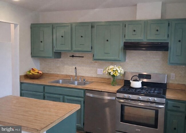 Building Photo - 14362 Southgate Ct