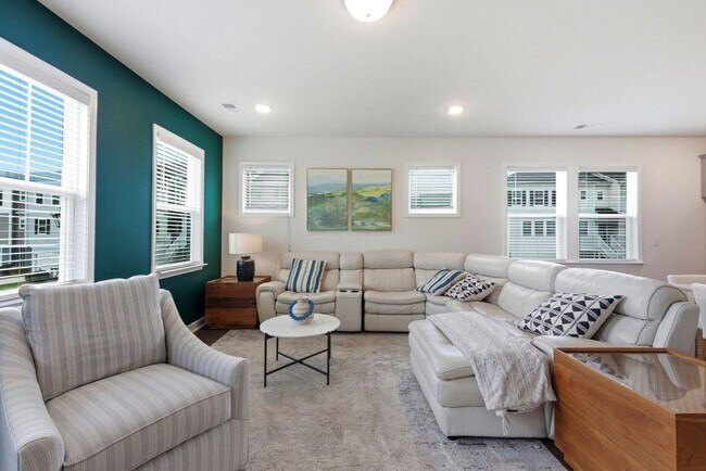 Building Photo - 301 Lanyard St