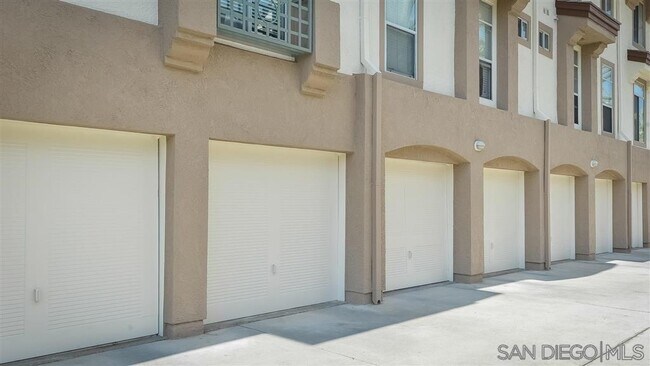 Building Photo - 12630 Carmel Country Rd