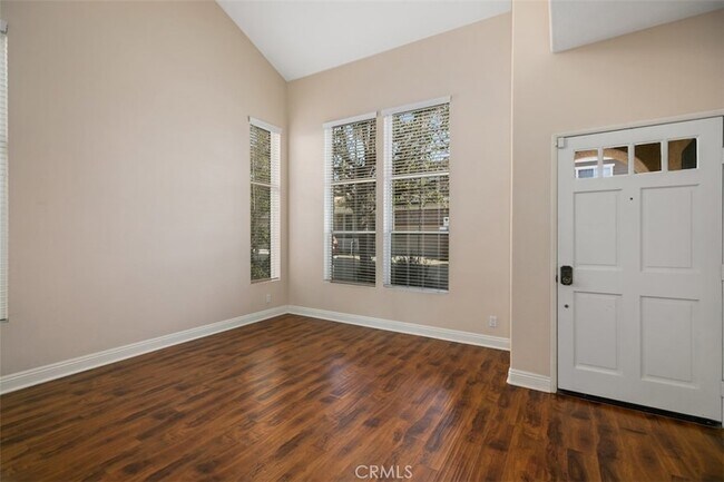 Building Photo - 9 Acorn Ridge