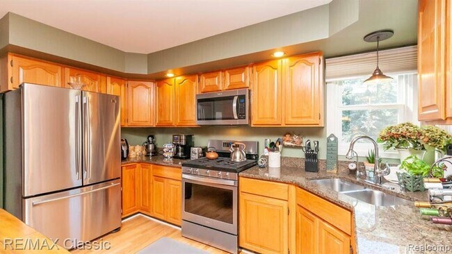 Building Photo - AVAILABLE - Waterfront Home!