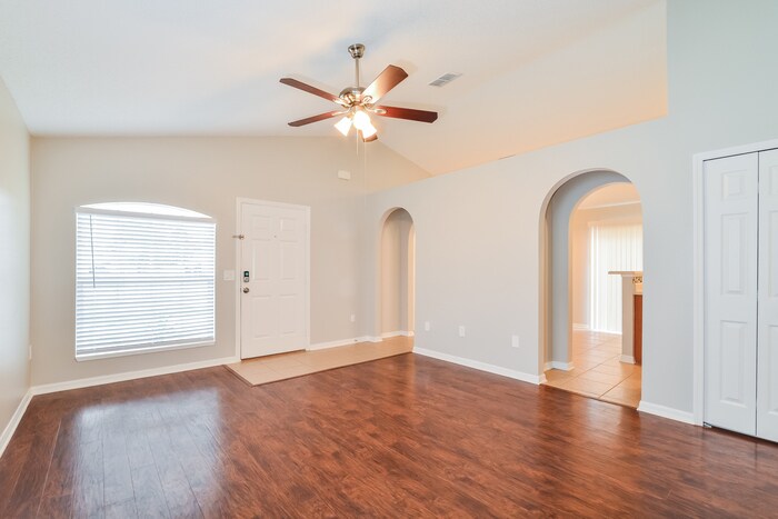 Building Photo - 3889 Arborvitae Way