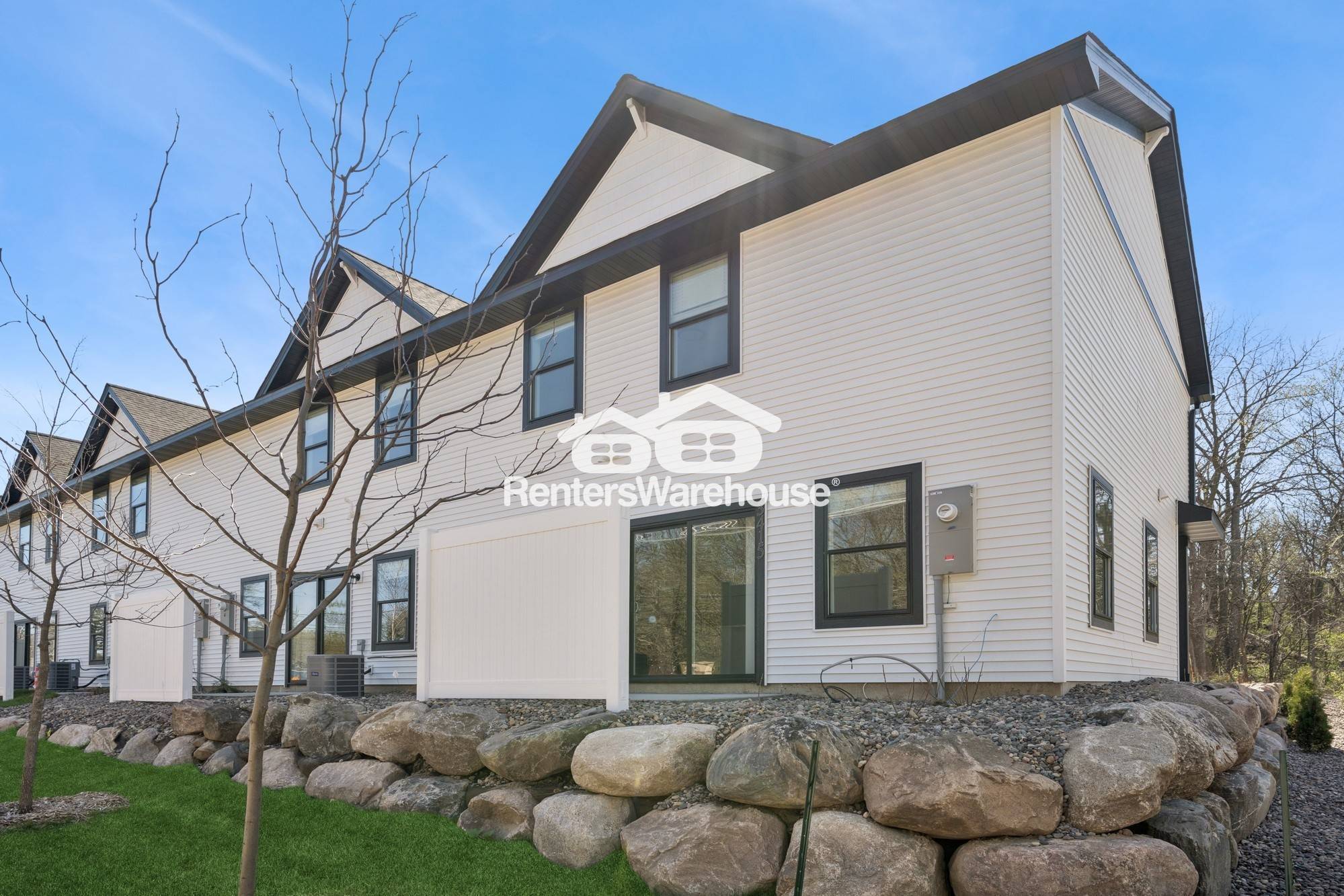 Building Photo - 3413 Douglas Dr N