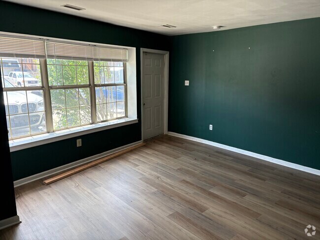 Building Photo - 203 Rock St