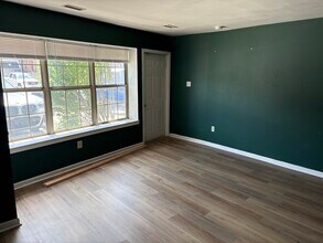 Building Photo - 203 Rock St